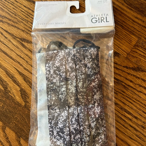 ATHLETA GIRL adjustable masks - Picture 2 of 2